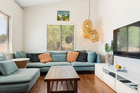 Peaceful And Renovated Original Beach House With Sweeping Views Of Gracetown - Accommodation Brunswick Heads 2