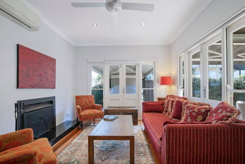 Paddington Cottage - A Classic Queenslander Stay - Accommodation Brunswick Heads 2