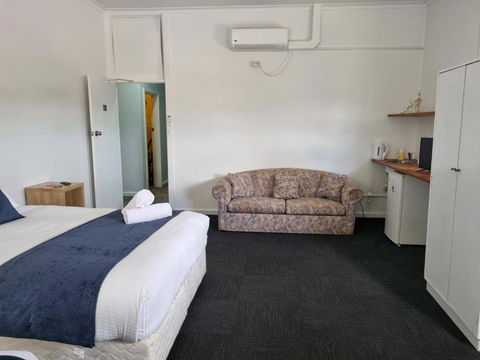 Parkes Hotel - Accommodation Brunswick Heads 2