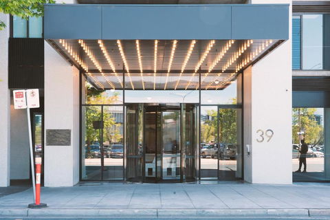 Patio Mt View 1BR Apt In CBD Near ANU And Museum With Free Parking And WiFi - Accommodation Brunswick Heads 0