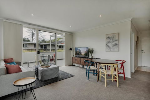 Peaceful 1-Bed Apartment Close To Lonsdale St - Accommodation Brunswick Heads 0