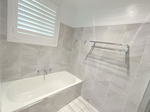 Peaceful Room In Modern Baulkham Hills Home - BH3 - Accommodation Brunswick Heads 2