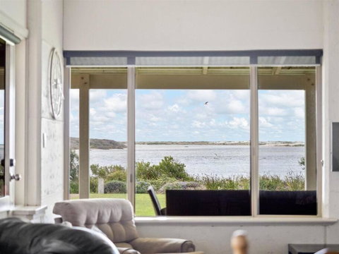 Pelicans View A Riverside Retreat - Accommodation Brunswick Heads 3