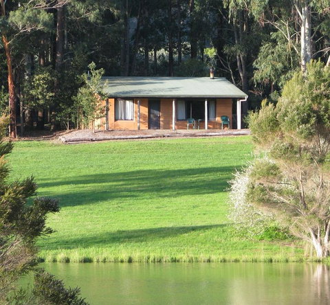 Pemberton Lake View Chalets - Accommodation Brunswick Heads 0