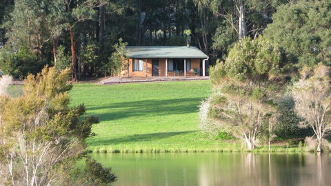 Pemberton Lake View Chalets - Accommodation Brunswick Heads 1
