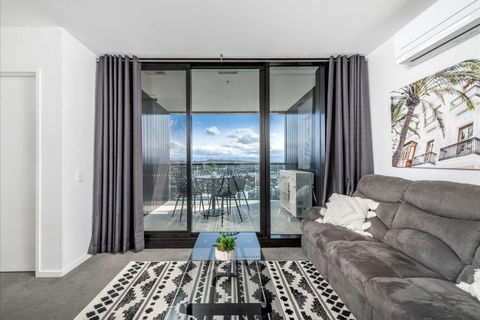 Penthouse Apartment In Belconnen - Accommodation Brunswick Heads 3