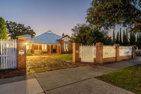 Picture Perfect Create Timeless Treasures - Accommodation Brunswick Heads 0