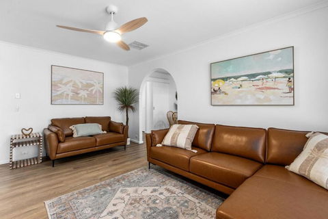 Percys Beach House Moonta Bay - Accommodation Brunswick Heads 1