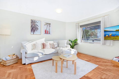 Perfect Manly Retreat, In The Heart Of Manly, Family & Couple Friendly Apartment With CAR SPOT - Accommodation Brunswick Heads 2