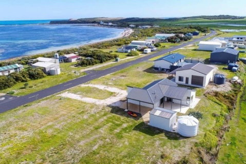 Plovers Rest At Cape Douglas - Accommodation Brunswick Heads 0