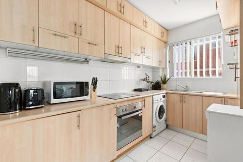 Polished 2-Bed Unit In The Heart Of Parramatta - Accommodation Brunswick Heads 2