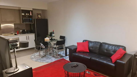 Qure Restaurant And Apartments Canberra Bruce - Accommodation Brunswick Heads 0