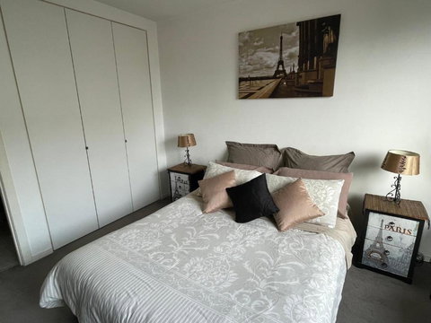 Radiance - Chic Fitzroy Street Apartment - Accommodation Brunswick Heads 1