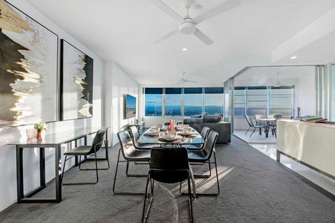 Q Tower Apartments In Surfers Paradise - From Level 3 - Self Contained & Privately Managed - Wow Stay - Accommodation Brunswick Heads 1