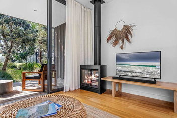 Privately Managed Villa 12 Bangalay Luxury Villas with Accommodation Brunswick Heads