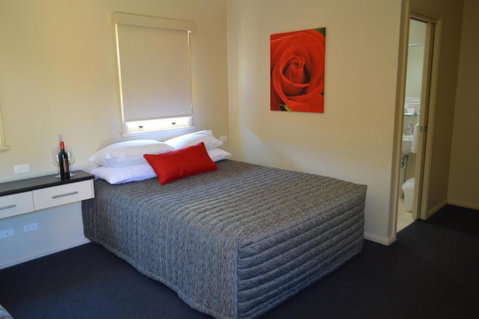 Prince Of Wales Hotel Gulgong - Accommodation Brunswick Heads 3