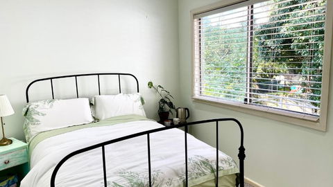 Private Bath Garden View Guest Room Pet Friendly - Accommodation Brunswick Heads 0