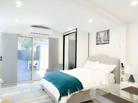 Private, Local Living Studio In Mascot, Airport - Accommodation Brunswick Heads 0