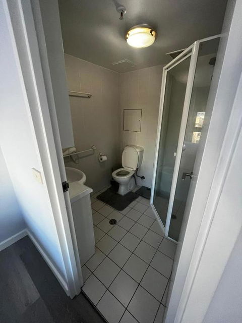 Private Room With Ensuite In The CBD - Accommodation Brunswick Heads 3