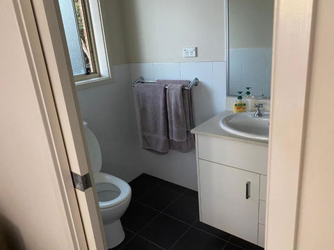 Private Room With Ensuite And Parking Close To Wollongong CBD - Accommodation Brunswick Heads 3