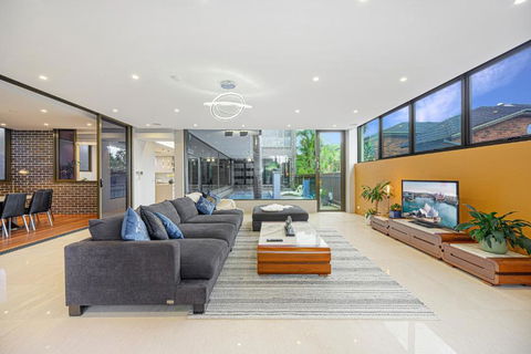 Putney Brand New Luxury House Pool & Waterview - Accommodation Brunswick Heads 1