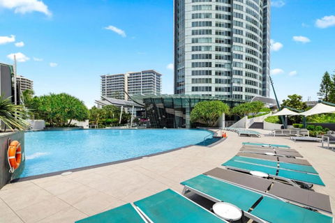 Q Tower At Surfers Paradise - From Level 3 - Private & Self Contained Apartments - Accommodation Brunswick Heads 0