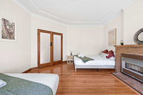 Quadruple Room - Near Transport & Shops - Shared Bathroom - Accommodation Brunswick Heads 0