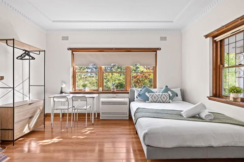 Quadruple Room - Near Transport & Shops - Shared Bathroom - Accommodation Brunswick Heads 1