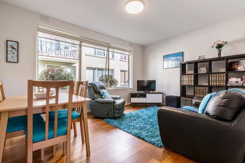 Quaint & Homey Ripponlea Flat - Accommodation Brunswick Heads 0