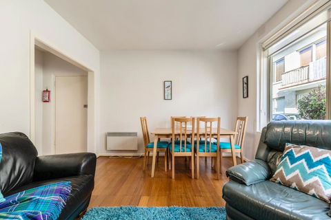 Quaint & Homey Ripponlea Flat - Accommodation Brunswick Heads 2