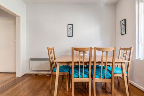 Quaint & Homey Ripponlea Flat - Accommodation Brunswick Heads 3