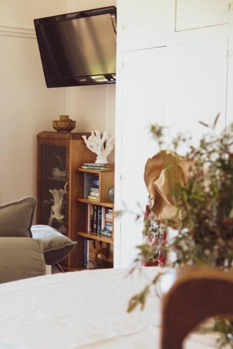 Quaint And Intimate 1-bed Seaside Cottage - Accommodation Brunswick Heads 1