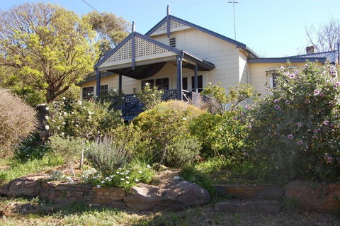 Quaint Cottage Nestled Amongst The Trees - Accommodation Brunswick Heads 0