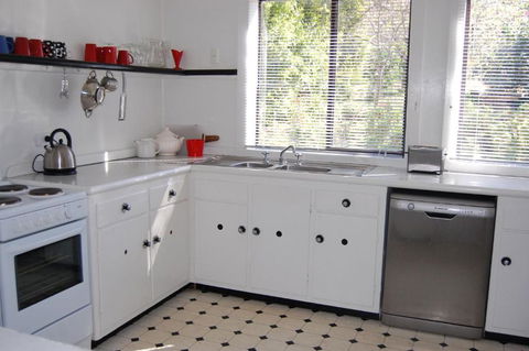 Quaint Cottage Nestled Amongst The Trees - Accommodation Brunswick Heads 3