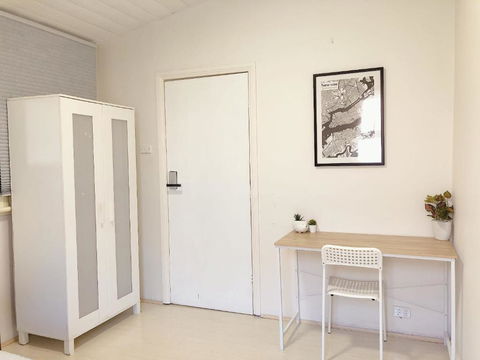 Quaint Double Or Queen Room - Mins To Stations&UNSW - Shared Bathroom - Accommodation Brunswick Heads 2