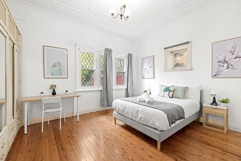 Quaint Double Room - Seconds To Shops & Eateries - Shared Bathroom - Accommodation Brunswick Heads 1