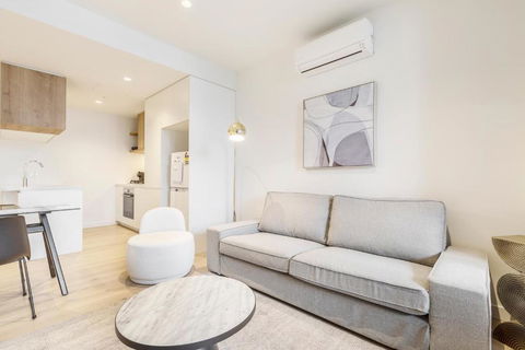 Quaint Stylish Hideout In Trendy South Melbourne - Accommodation Brunswick Heads 2