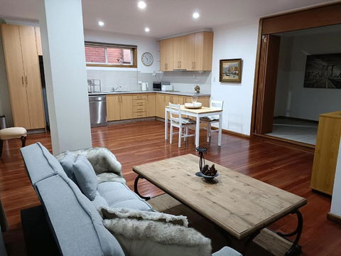 Quiet Nature-Filled Ground Floor Unit - Accommodation Brunswick Heads 2