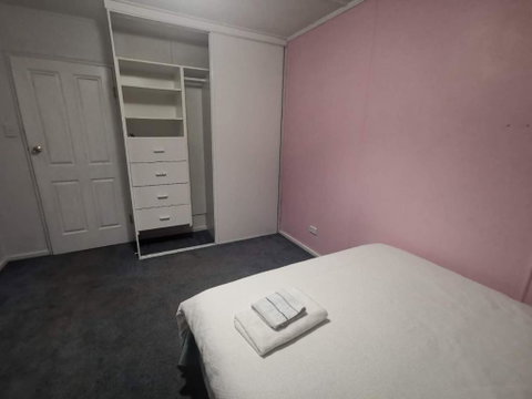 Quiet Room With Off Street Parking In Hobart - Accommodation Brunswick Heads 0