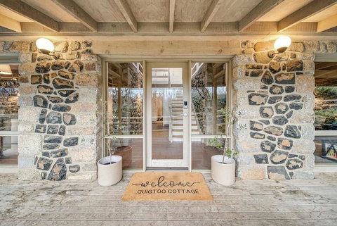 Quigtoo Cottage - Beautiful 4BR Stone Cottage L WiFi L Bath L Garden - Accommodation Brunswick Heads 1