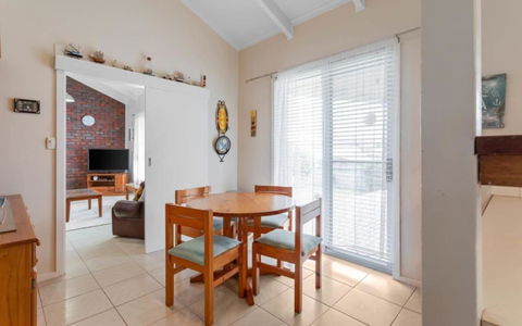 Ratties Residence 6 Carnegie St Port Ellliot - No Linen Included - Accommodation Brunswick Heads 3
