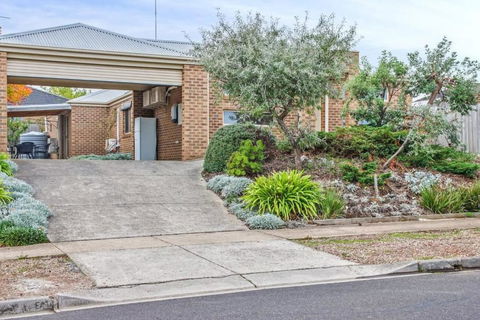 Reconnect On Daly I Epworth And Deakin - Accommodation Brunswick Heads 0