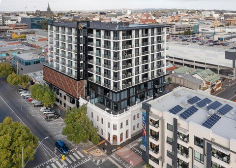 R Hotel Geelong - Accommodation Brunswick Heads 2