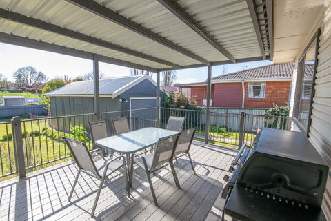 Autumn St - Trendy East Orange - Near CBD - Accommodation Brunswick Heads 3