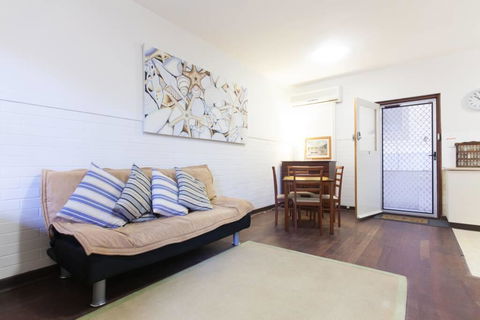 B3 Walk To UWA, Swan River On The Nedlands Border - Accommodation Brunswick Heads 0
