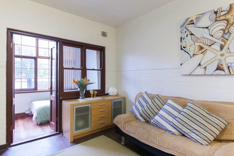 B3 Walk To UWA, Swan River On The Nedlands Border - Accommodation Brunswick Heads 3