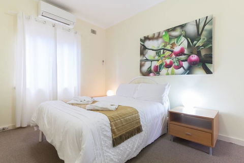 B5 Close To Nedlands, Cafes, Swan River, SCGH & UWA - Accommodation Brunswick Heads 1