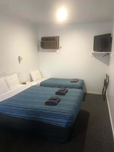 Bandicoot Motor Inn Hamilton - Accommodation Brunswick Heads 1