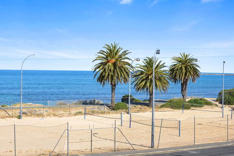 Bayline Beachfront Apartment No 4 - Accommodation Brunswick Heads 1