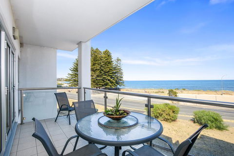 Bayline Beachfront Apartment No 4 - Accommodation Brunswick Heads 0